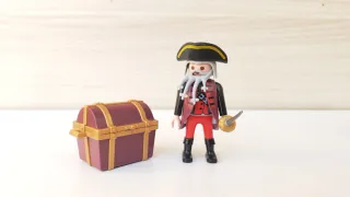 Pirata con Cofre di Playmobil