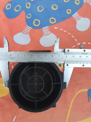 Caudalímetro BMW con referencia 5WK9605.