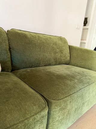 Sofá verde de tela con puff - nuevo!