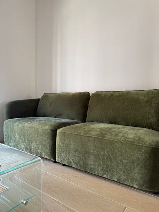 Sofá verde de tela con puff - nuevo!