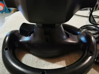 Volante Logic3 TopDrive GT1 con pedales