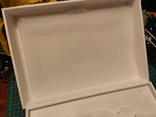 Caja MacBook Neo Apple Gris