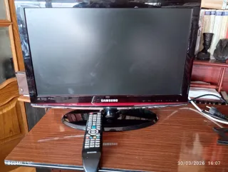 Televisor Samsung con Mando