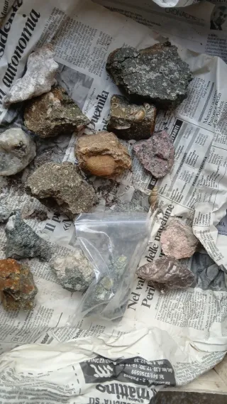 Lotto minerali e rocce. Mineralogia