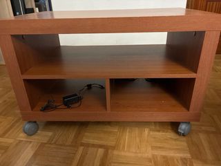 Mueble TV con ruedas madera