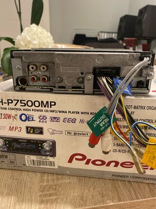 Pioneer DEH-P7500MP - perfecto estado salida Sub
