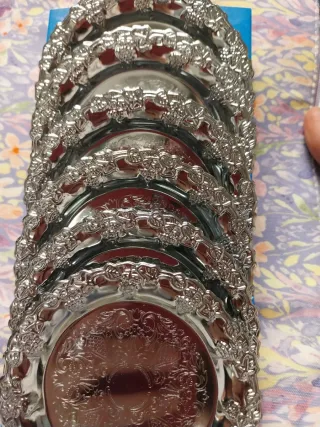 Juego 6 bandejas plateadas decoradas