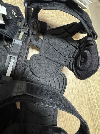 Rodilleras Leatt C-Frame Pro Carbon