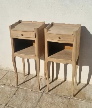 Coppia di comodini antichi