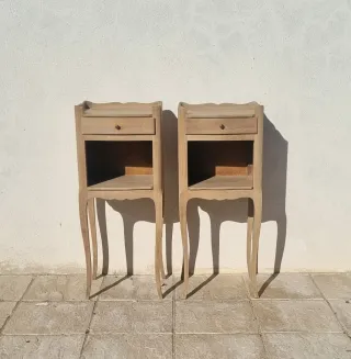 Coppia di comodini antichi