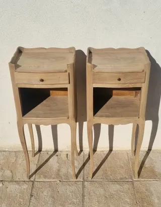 Coppia di comodini antichi