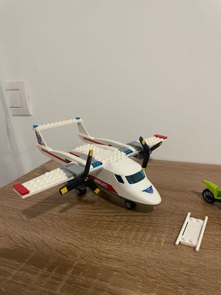 Lego CITY 60116 Avión Ambulancia