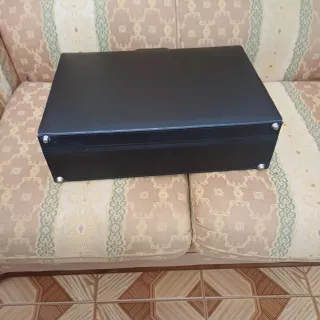 Maletín vintage negro con combinación