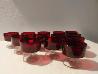 13 Bicchieri Arcoroc Vintage Rossi