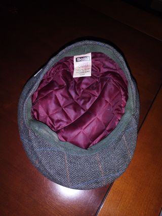 Gorra plana cuadros gris y naranja