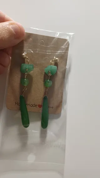 Pendientes elegantes resina verde y oro