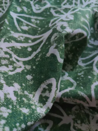 Retal de tela verde y blanco