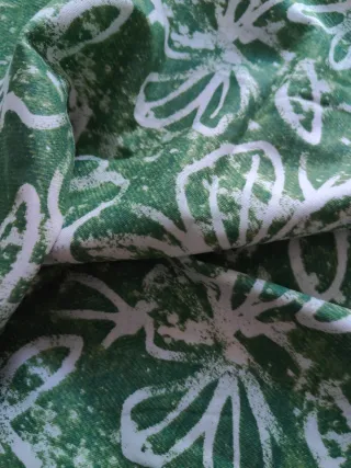 Retal de tela verde y blanco