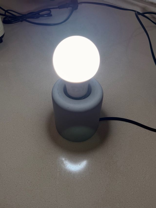 Lámpara Ikea Gris y Blanca