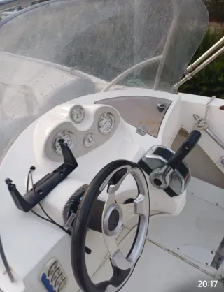 Embarcación Quiksilver 505 con remolque