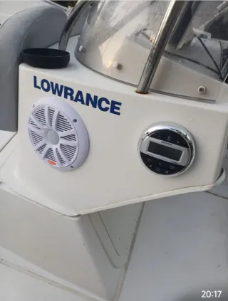 Embarcación Quiksilver 505 con remolque