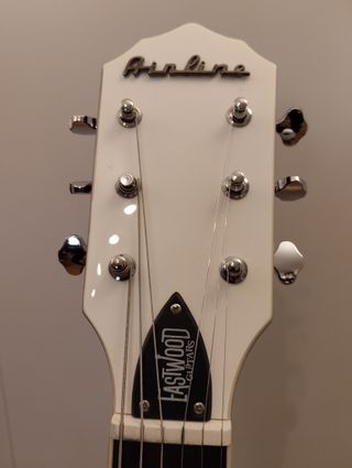 Eastwood Airline Tuxedo CB Guitarra