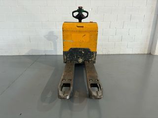 Transpaleta Jungheinrich EJE 220R 2000kg