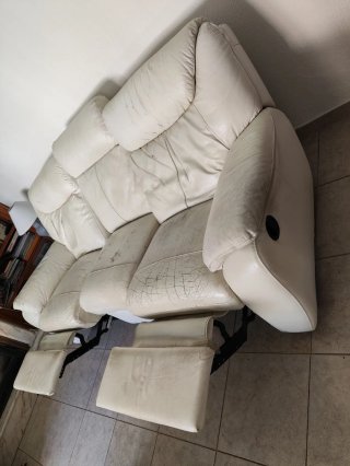 Sofá 3 plazas de cuero blanco reclinable