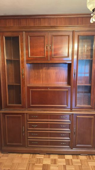 Mueble de salón madera y cristal