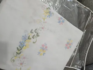 Coperta matrimoniale lino e organza ricamata