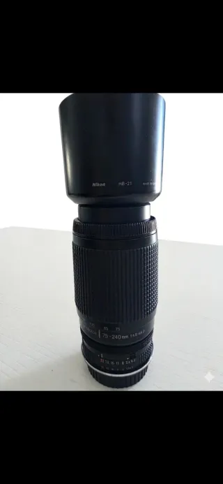 Objetivo Nikon 75-240mm