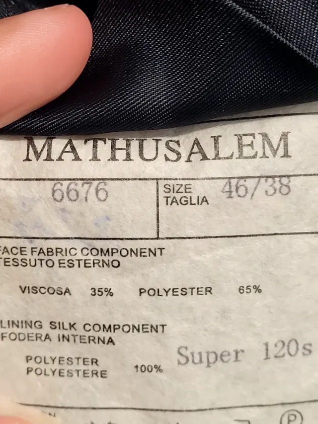 Elegante traje negro para hombre