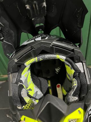 Capacete Airoh Aviator 3 Rampage