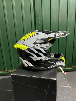 Capacete Airoh Aviator 3 Rampage