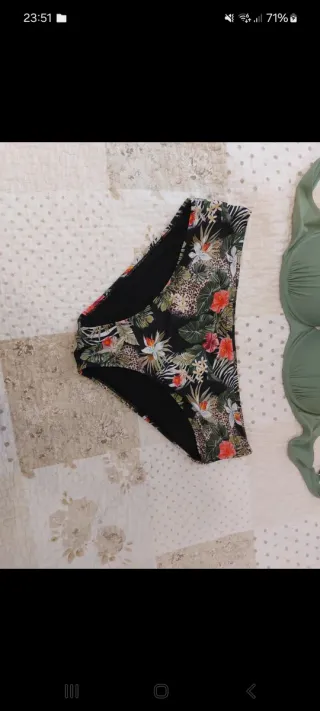 Costume da bagno verde acqua fantasia floreale