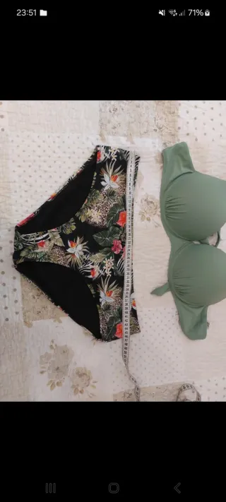 Costume da bagno verde acqua fantasia floreale