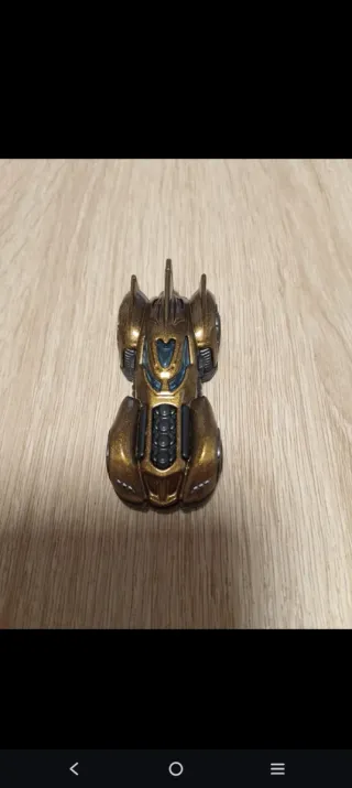 Coche Hot Wheels Dorado Batmobile