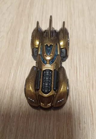 Coche Hot Wheels Dorado Batmobile