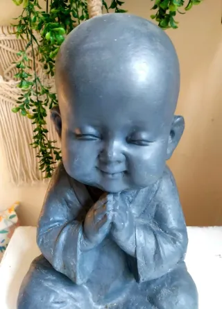 Figura Niño Buda Sentado