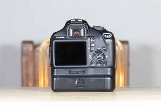 Canon 1100D + Obiettivo EF-S 18-55mm III + Battery