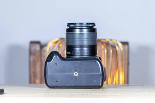 Canon 1100D + Obiettivo EF-S 18-55mm III + Battery