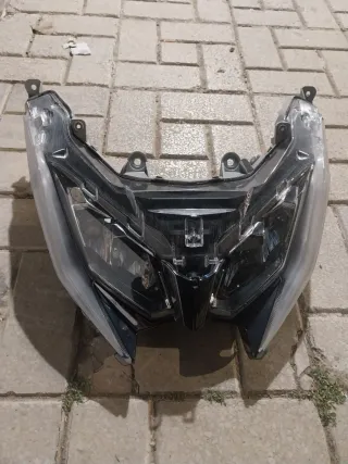 Faro Delantero AK550
