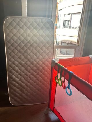 Cuna plegable con colchón - Barata. Buen estado