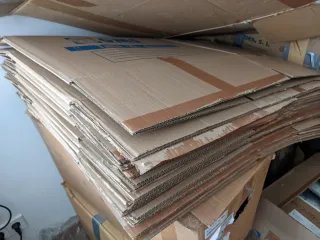 42 cajas de mudanza