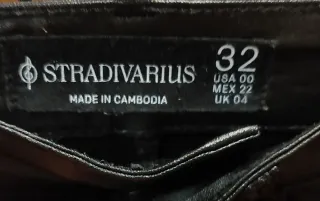 Pantalón efecto cuero negro