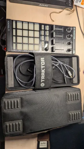 Traktor Kontrol F1