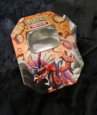 Latas de almacenamiento Pokémon vacías