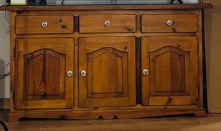 Aparador de madera rústico