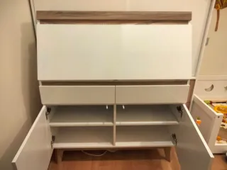 Escritorio blanco de madera