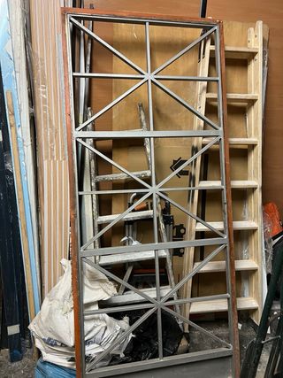 Puerta metálica tipo reja Puerta de herrería